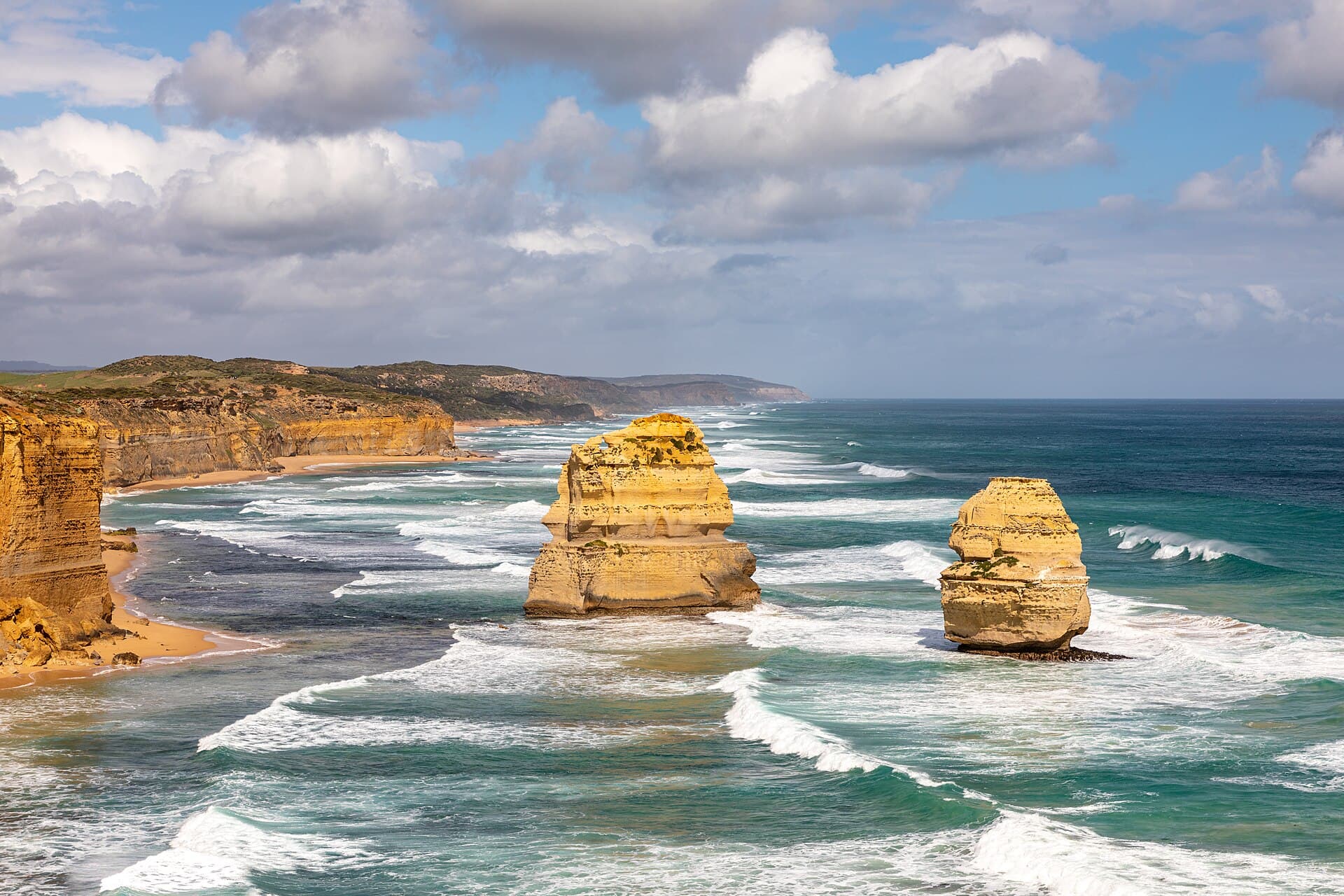 Twelve Apostles limestone stacks in the Southern Ocean, Victoria